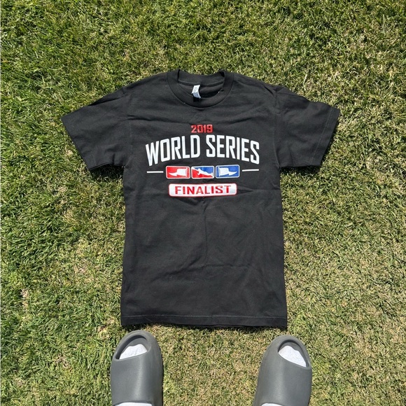 World Series Finalist Graphic Tee NWOT - Picture 1 of 3